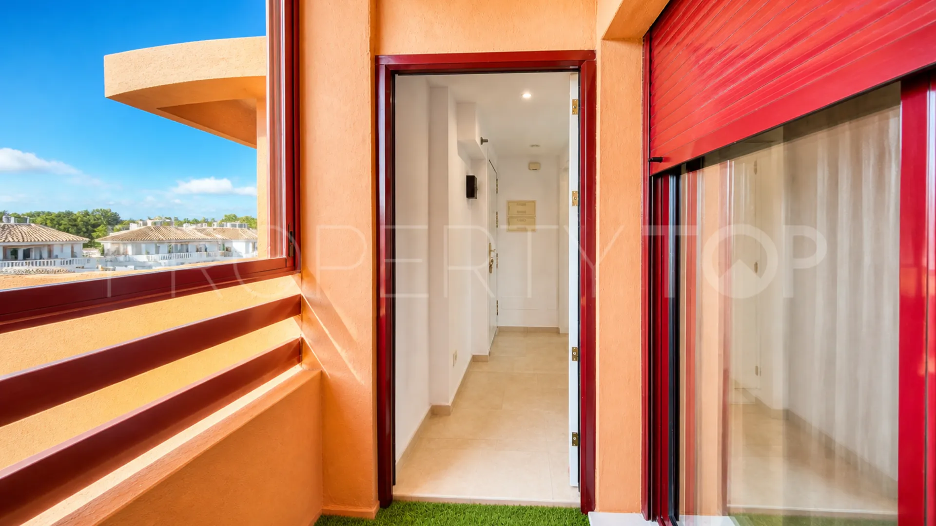 For sale 2 bedrooms apartment in La Duquesa