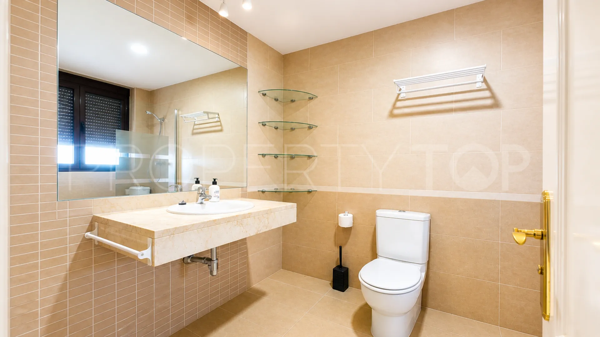 For sale 2 bedrooms apartment in La Duquesa