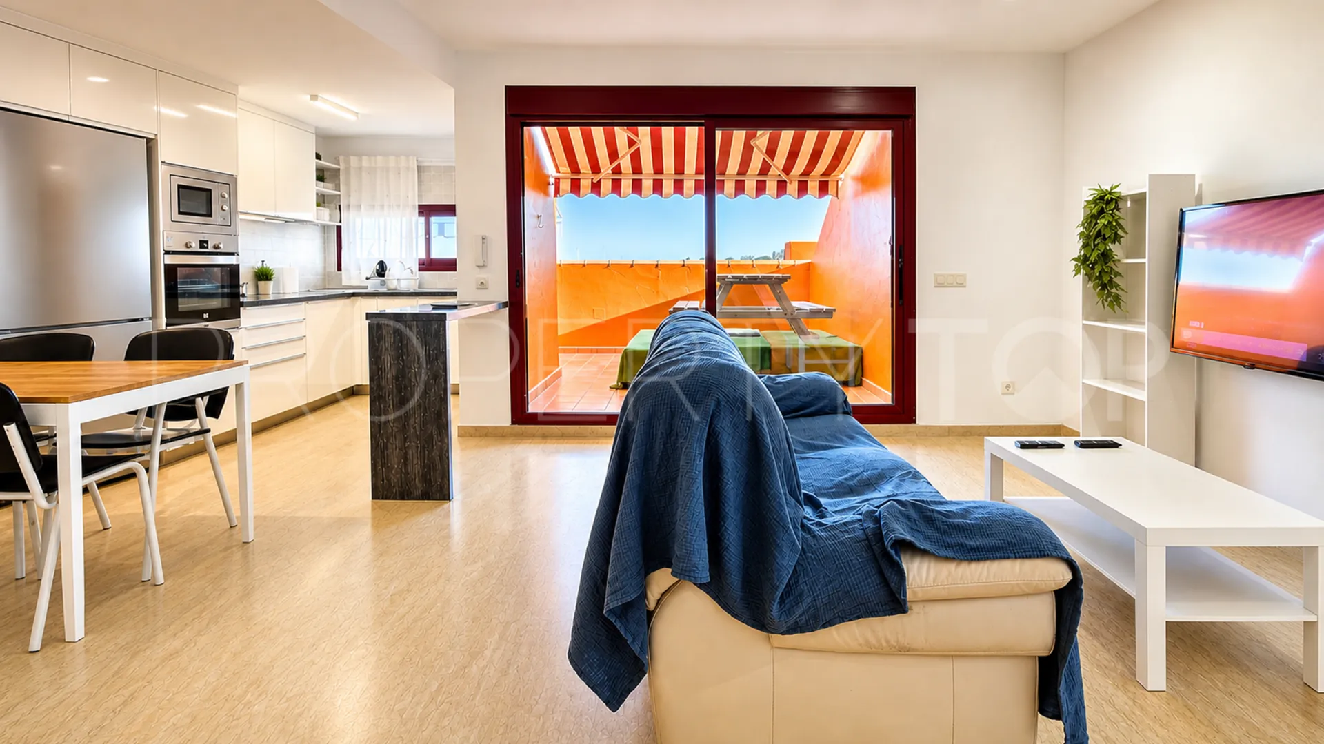 For sale 2 bedrooms apartment in La Duquesa