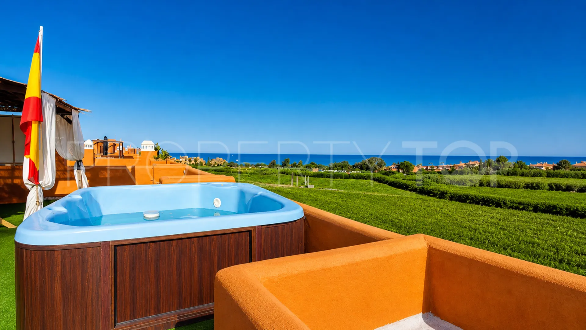 For sale 2 bedrooms apartment in La Duquesa