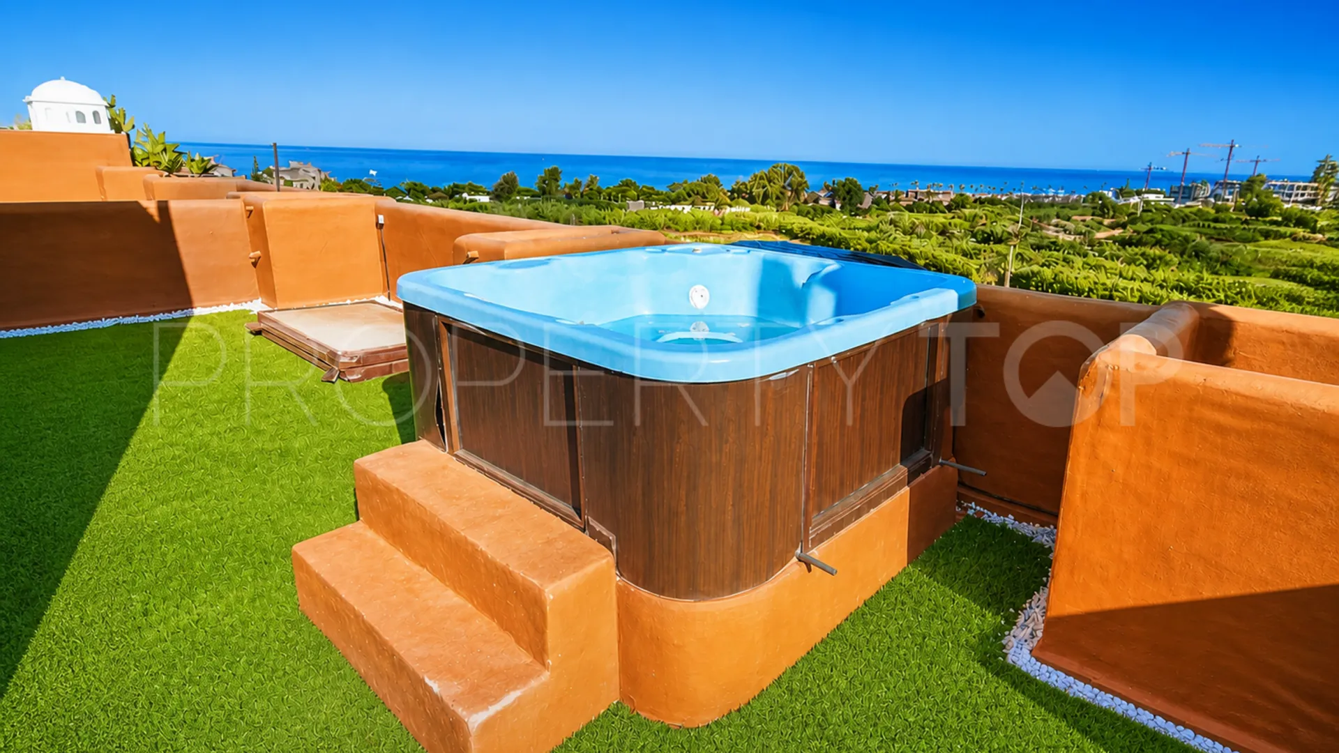 For sale 2 bedrooms apartment in La Duquesa