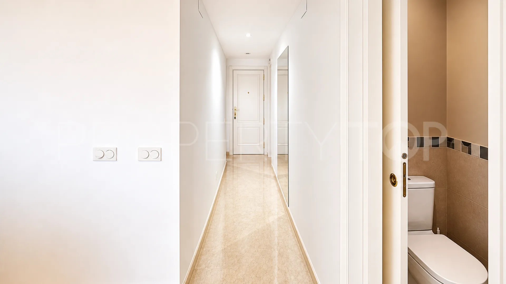 For sale 2 bedrooms apartment in La Duquesa