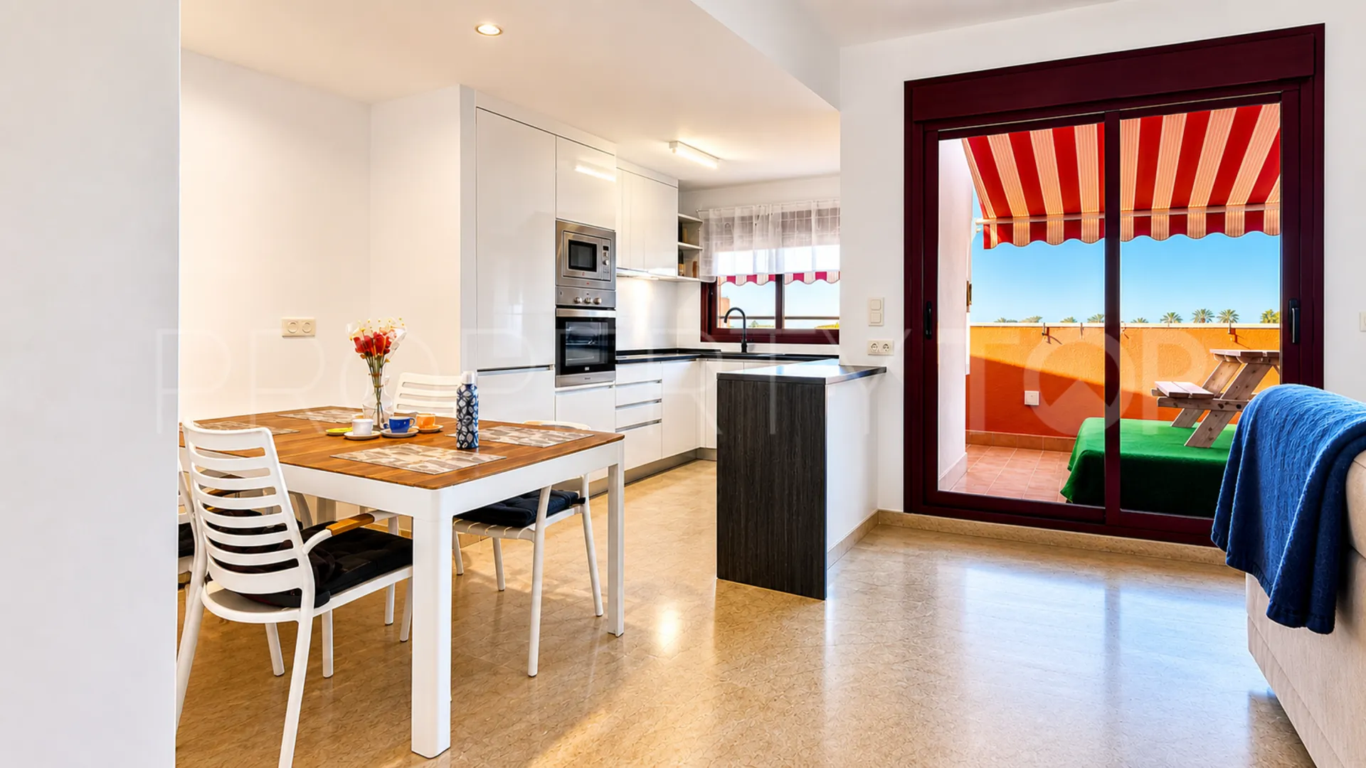 For sale 2 bedrooms apartment in La Duquesa