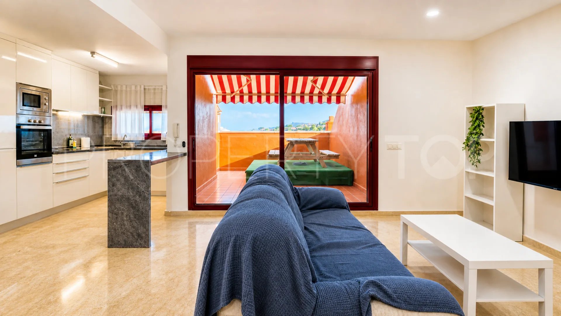 For sale 2 bedrooms apartment in La Duquesa