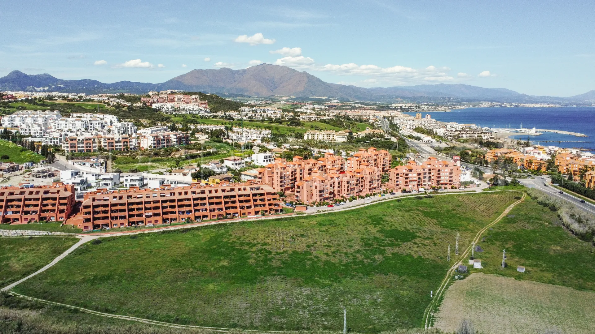 For sale 2 bedrooms apartment in La Duquesa