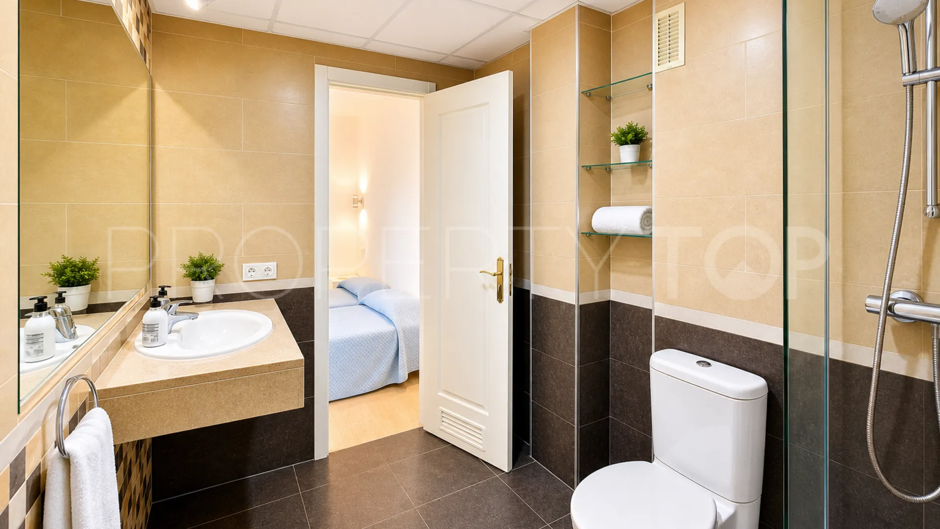 For sale 2 bedrooms apartment in La Duquesa