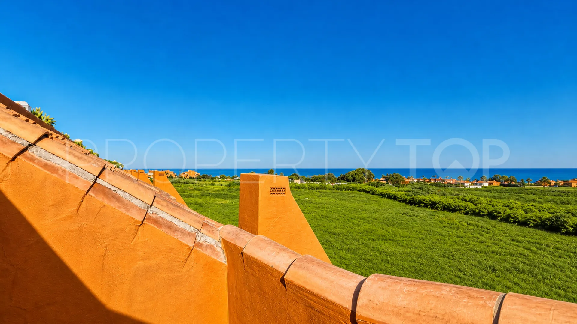 For sale 2 bedrooms apartment in La Duquesa