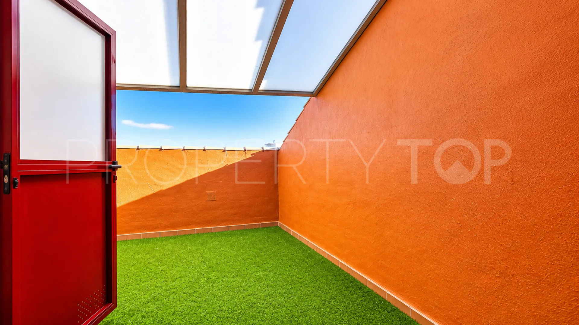For sale 2 bedrooms apartment in La Duquesa