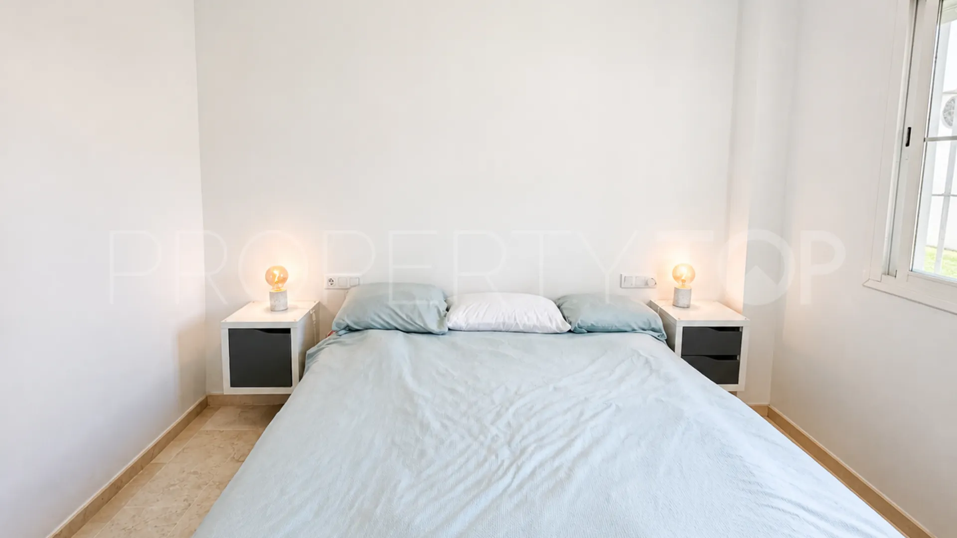 La Duquesa, apartamento planta baja con 3 dormitorios en venta
