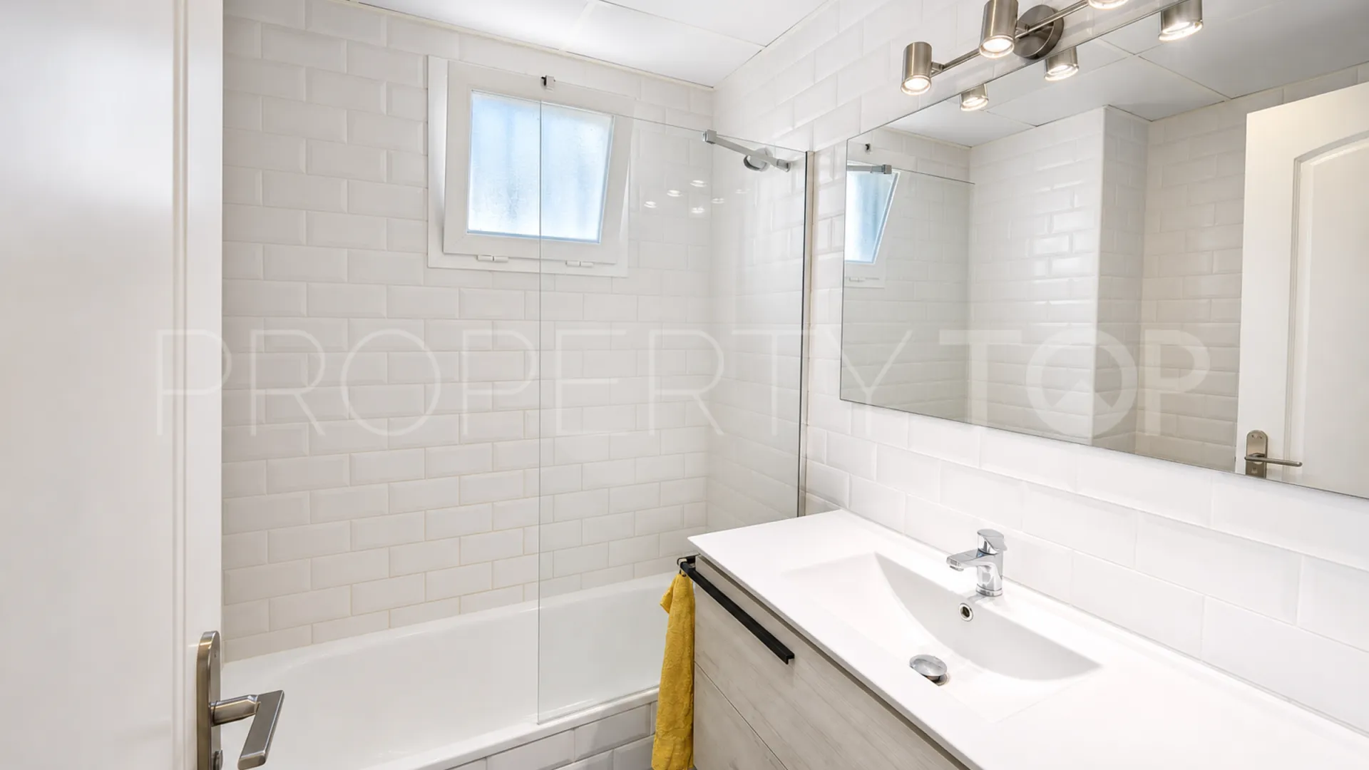 La Duquesa, apartamento planta baja con 3 dormitorios en venta