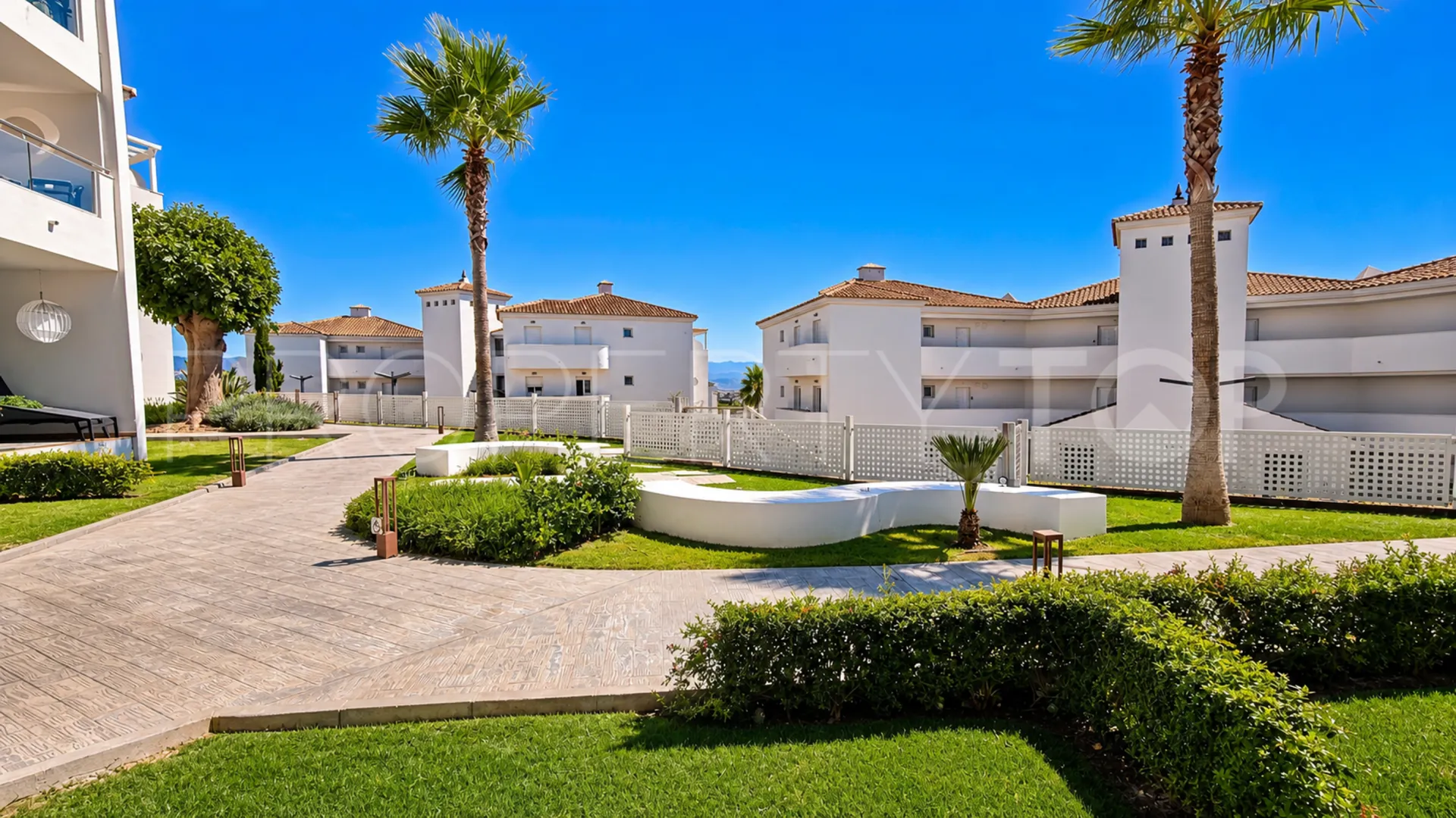La Duquesa, apartamento planta baja con 3 dormitorios en venta