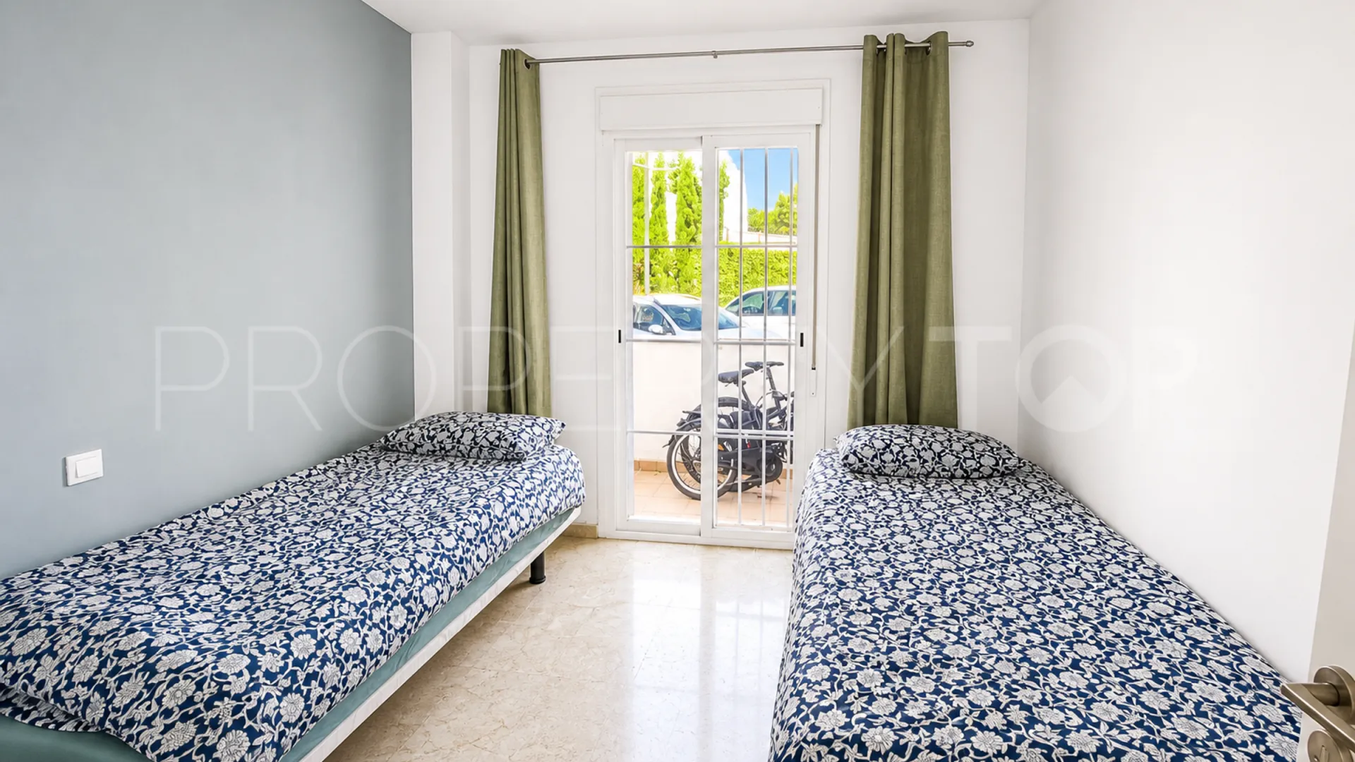 La Duquesa, apartamento planta baja con 3 dormitorios en venta