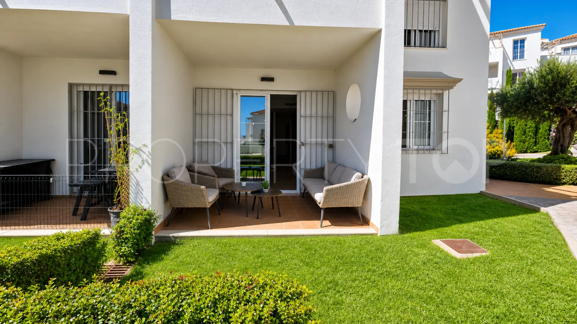 La Duquesa, apartamento planta baja con 3 dormitorios en venta