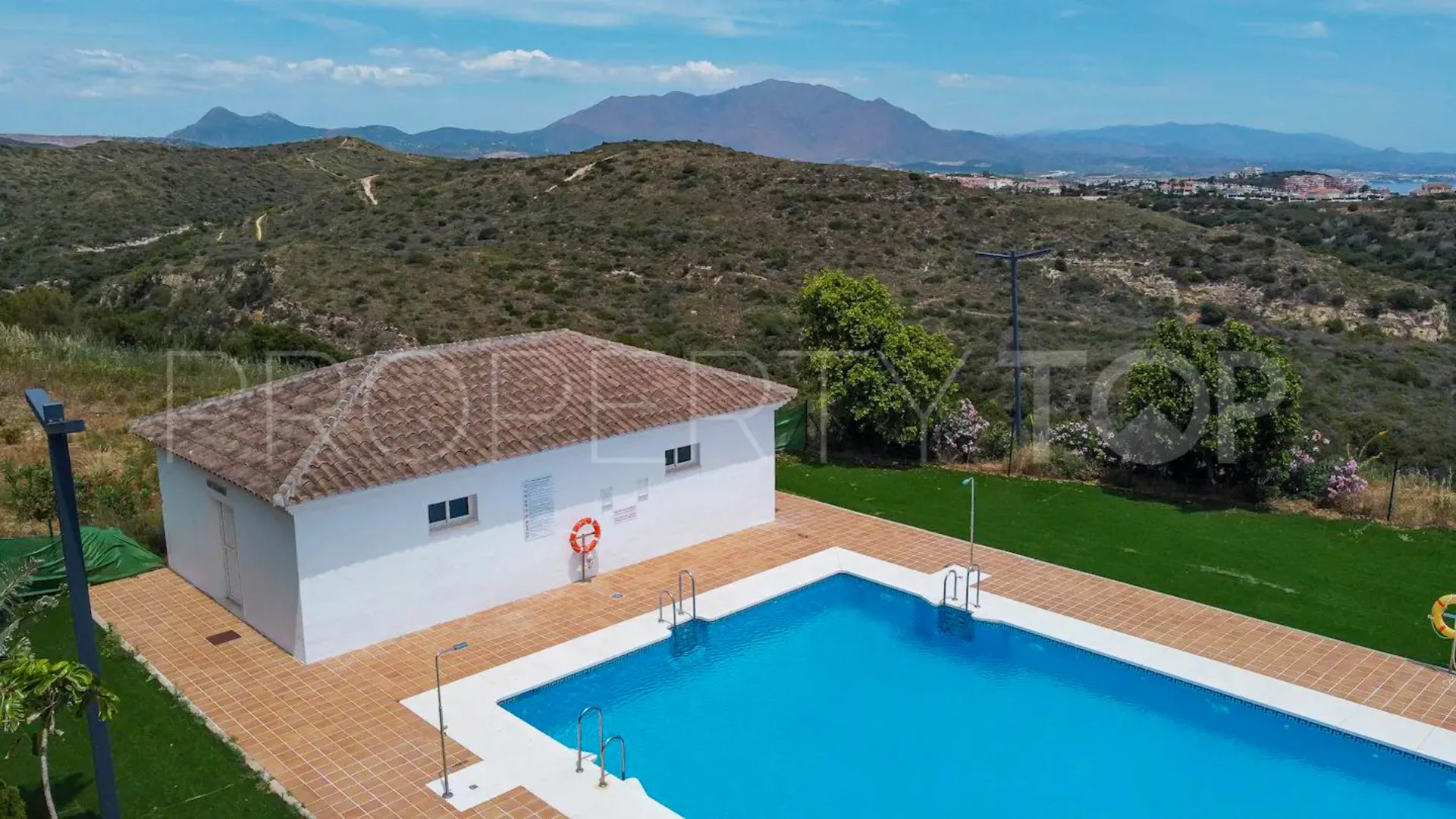 La Duquesa, apartamento planta baja con 3 dormitorios en venta