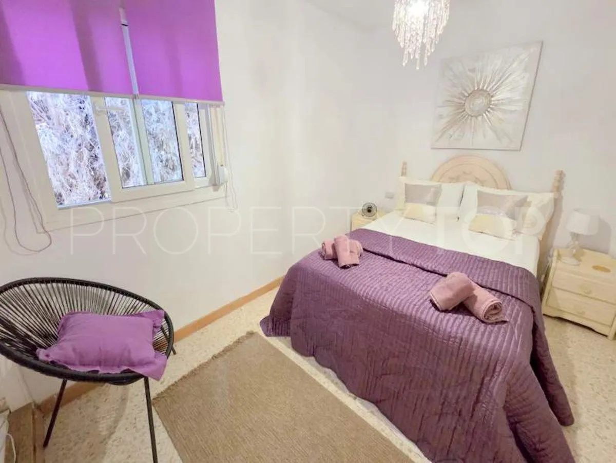 Villa a la venta en La Duquesa con 5 dormitorios