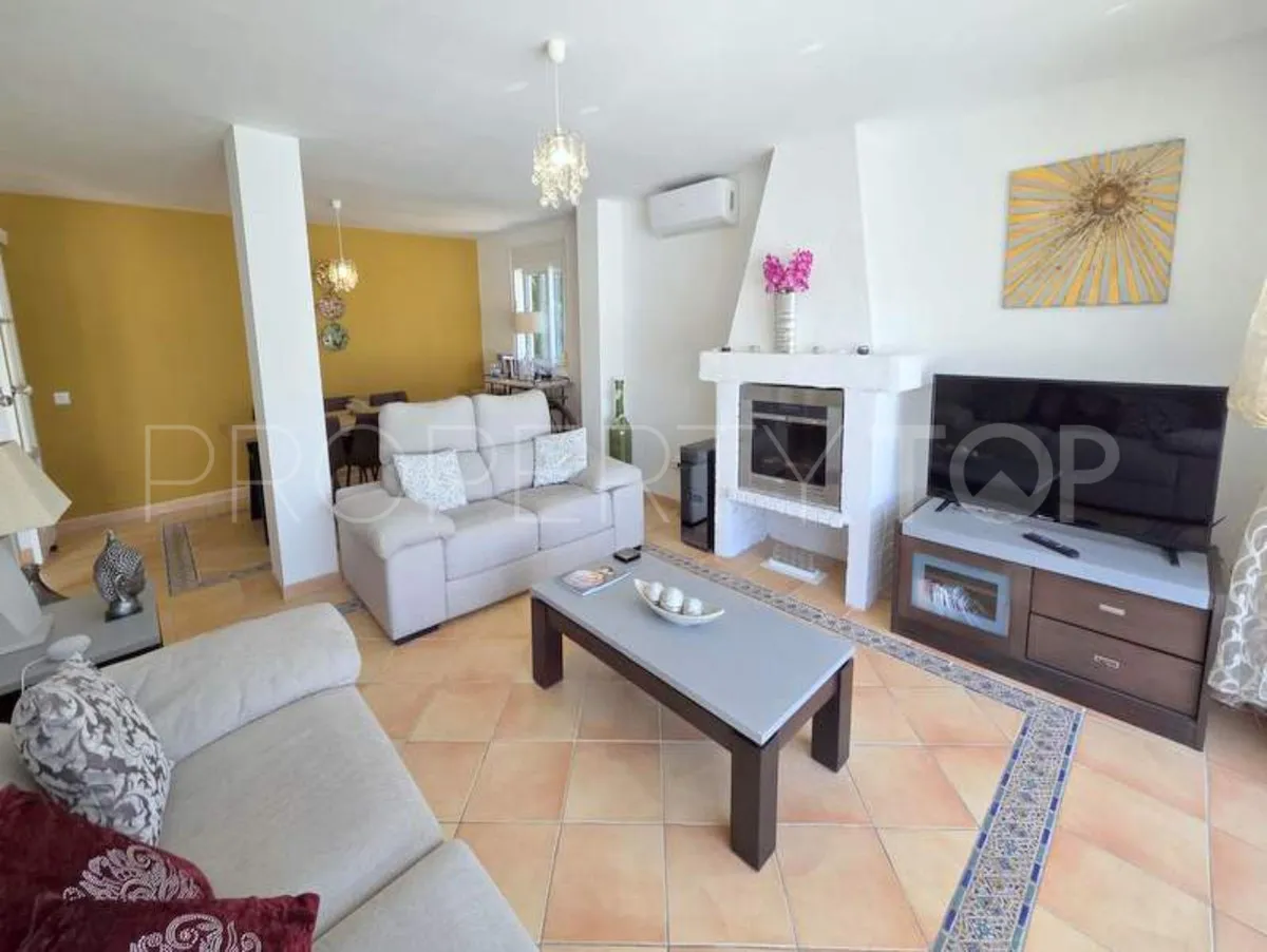 Villa a la venta en La Duquesa con 5 dormitorios