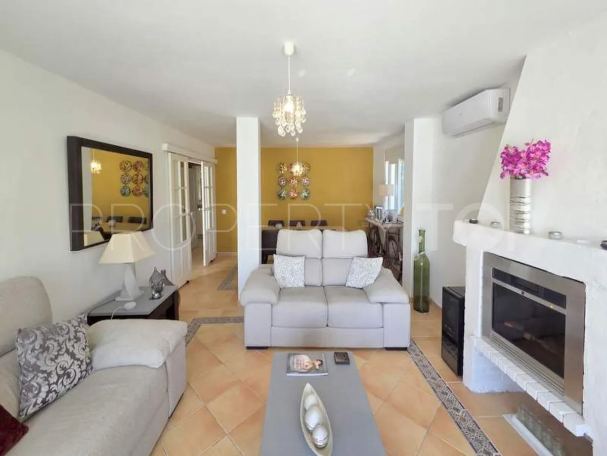 Villa a la venta en La Duquesa con 5 dormitorios