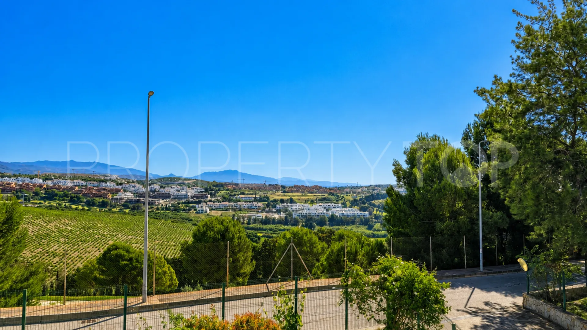 For sale apartment in Casares Playa