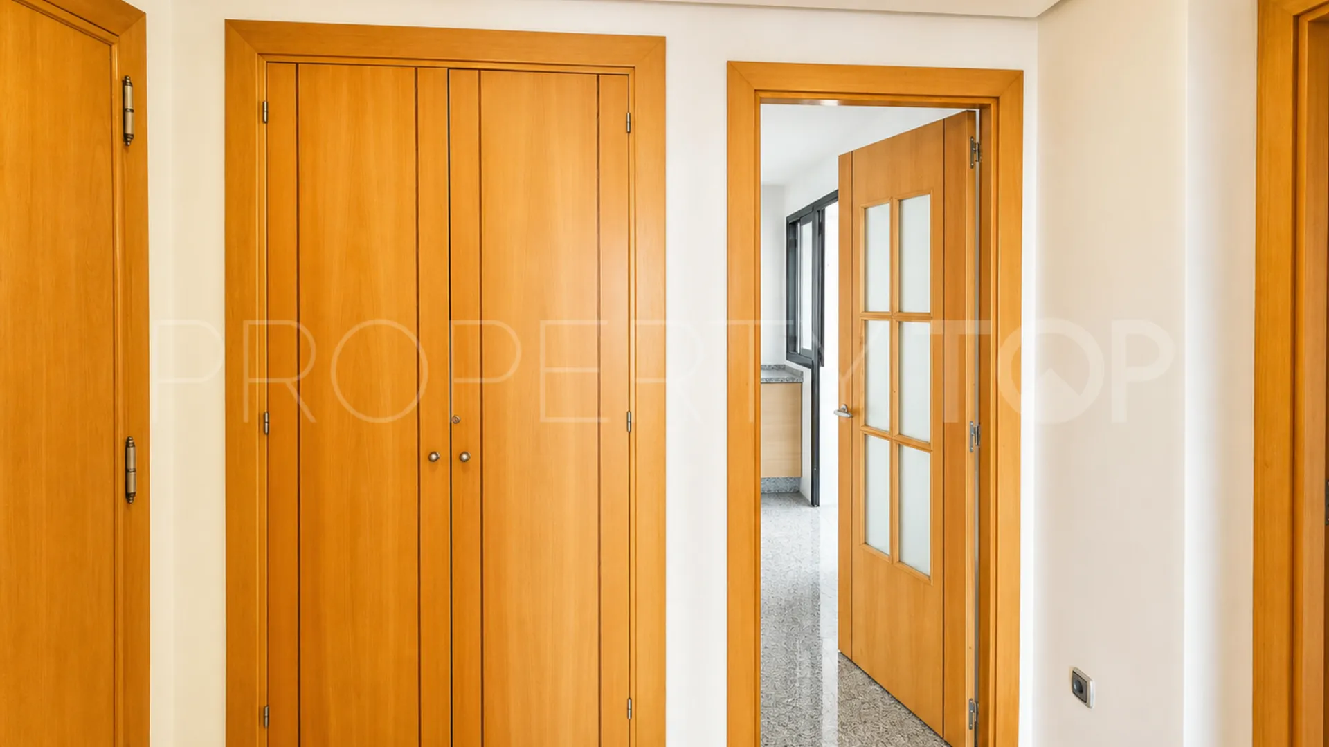 For sale apartment in Casares Playa