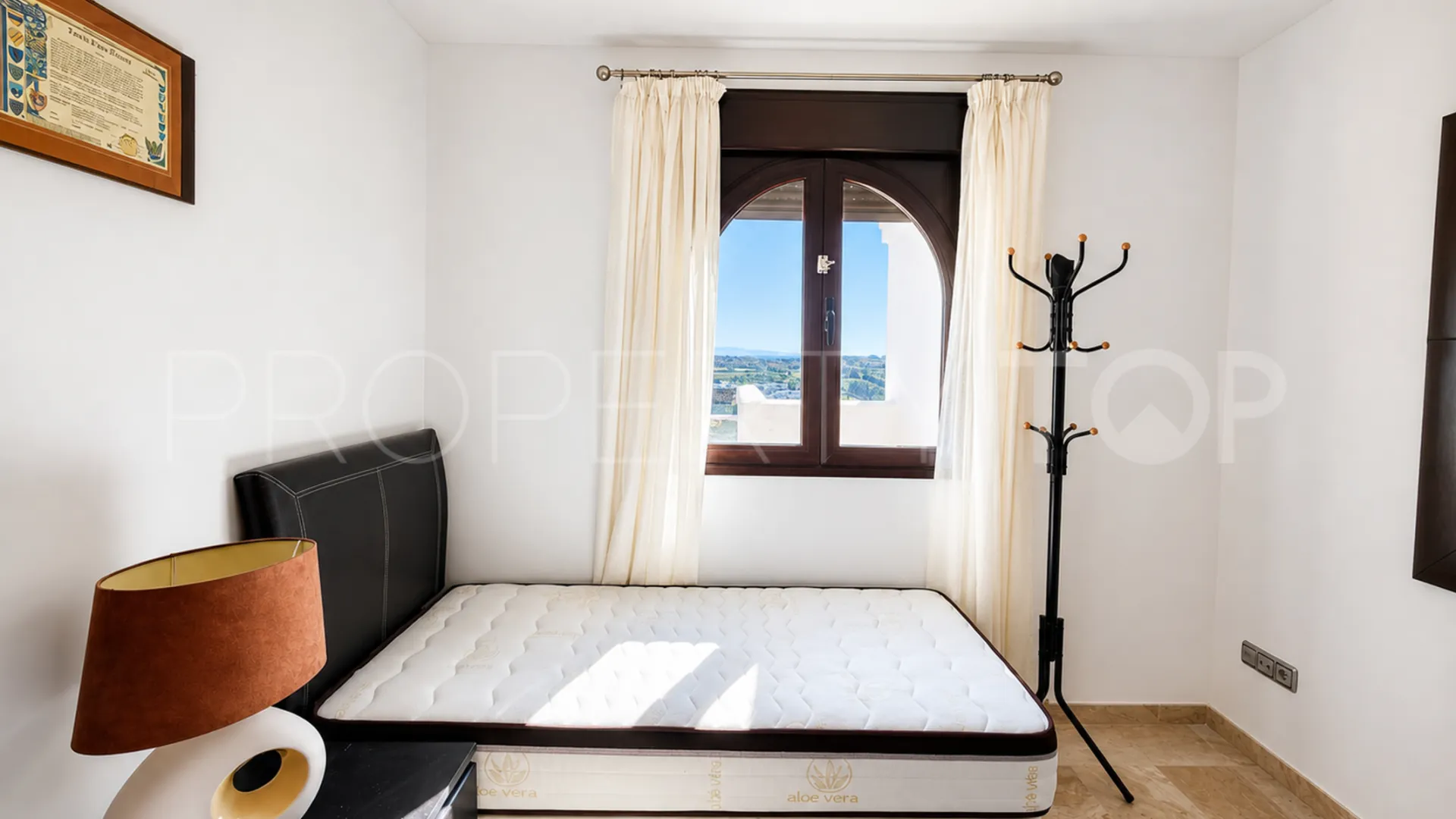 For sale apartment in Casares Playa