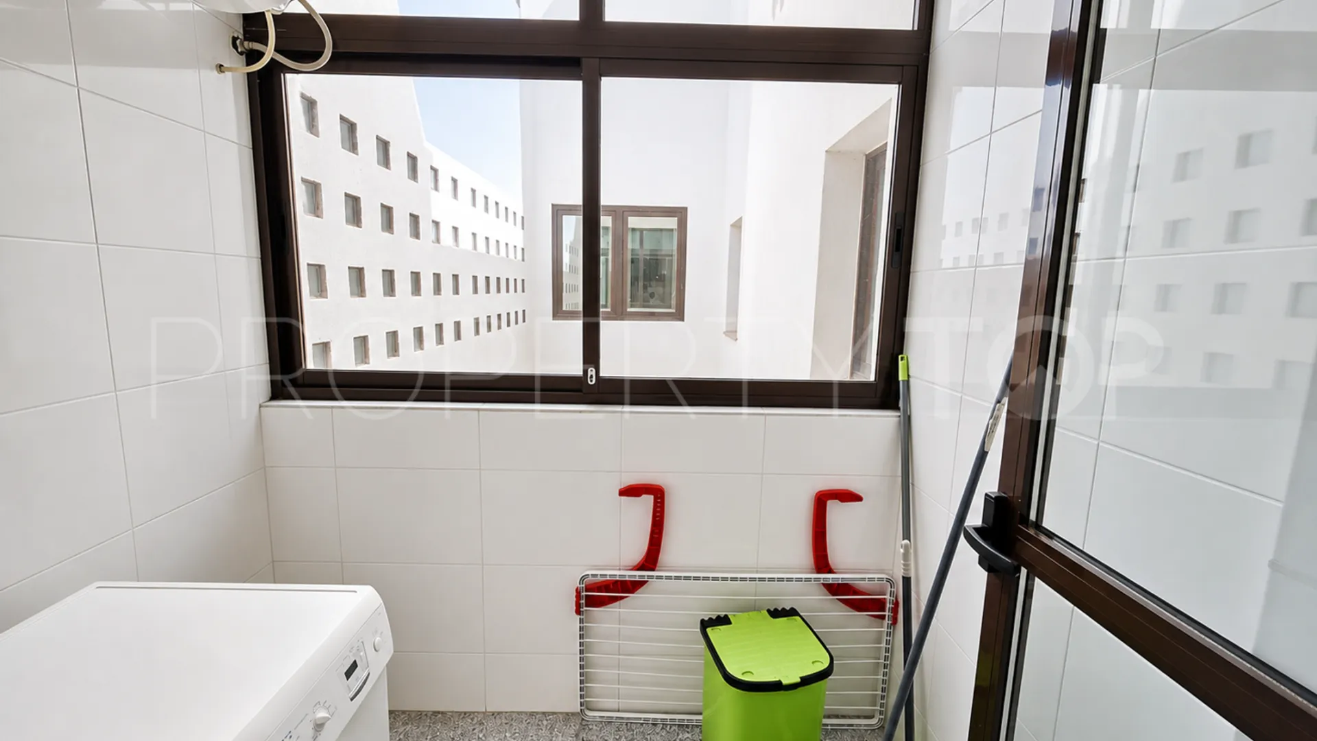 For sale apartment in Casares Playa