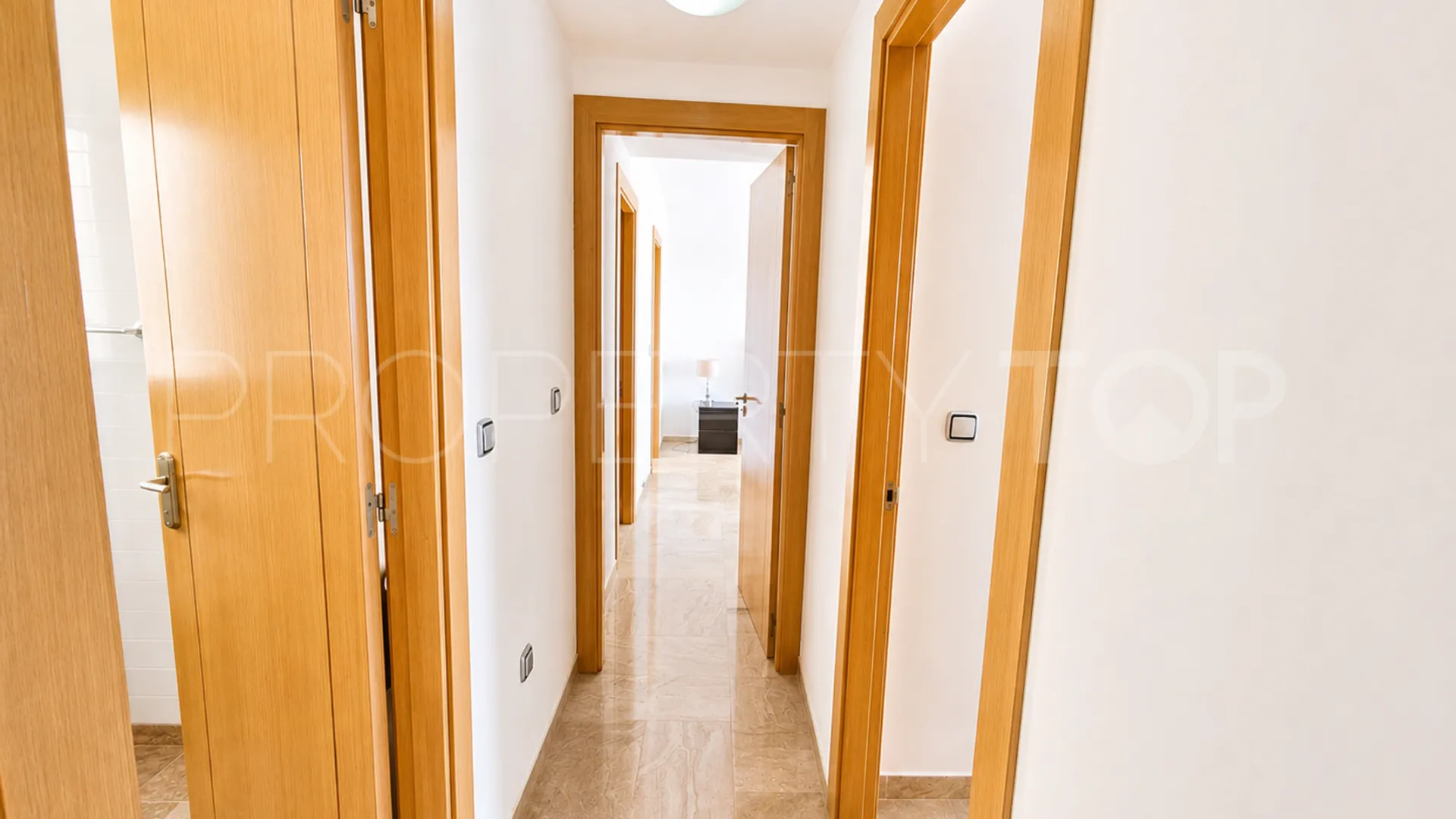 For sale apartment in Casares Playa
