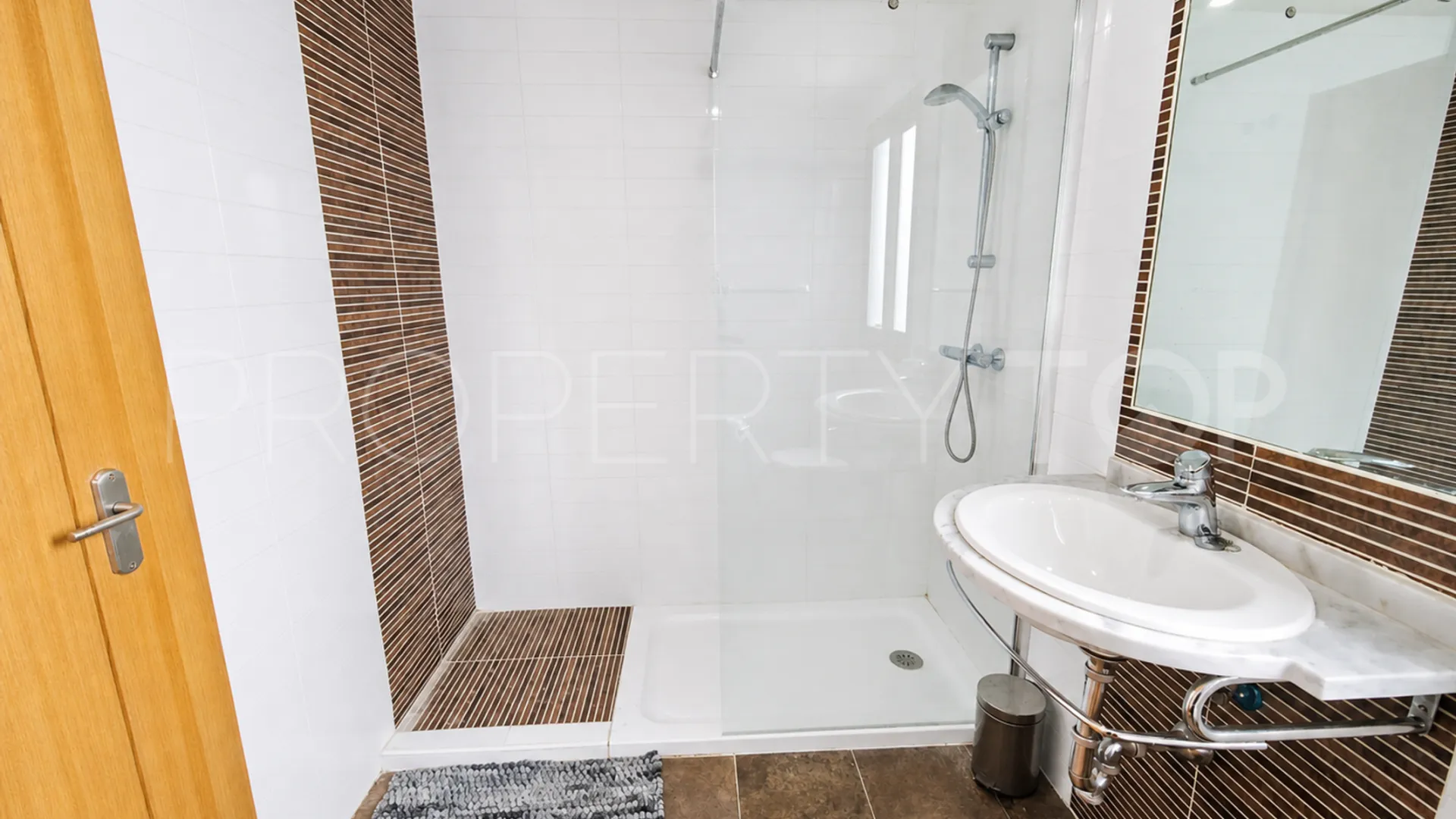 For sale apartment in Casares Playa