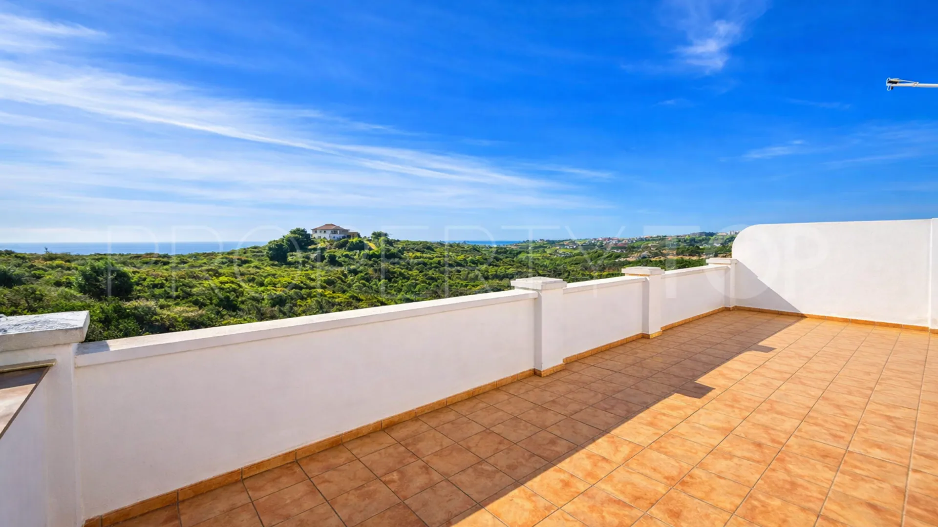 Se vende pareado con 2 dormitorios en Casares Playa