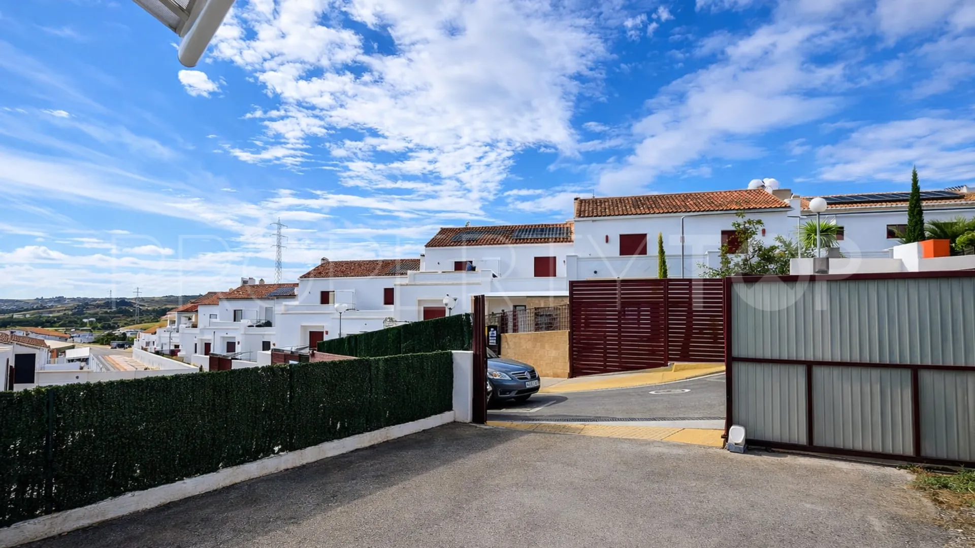 Se vende pareado con 2 dormitorios en Casares Playa