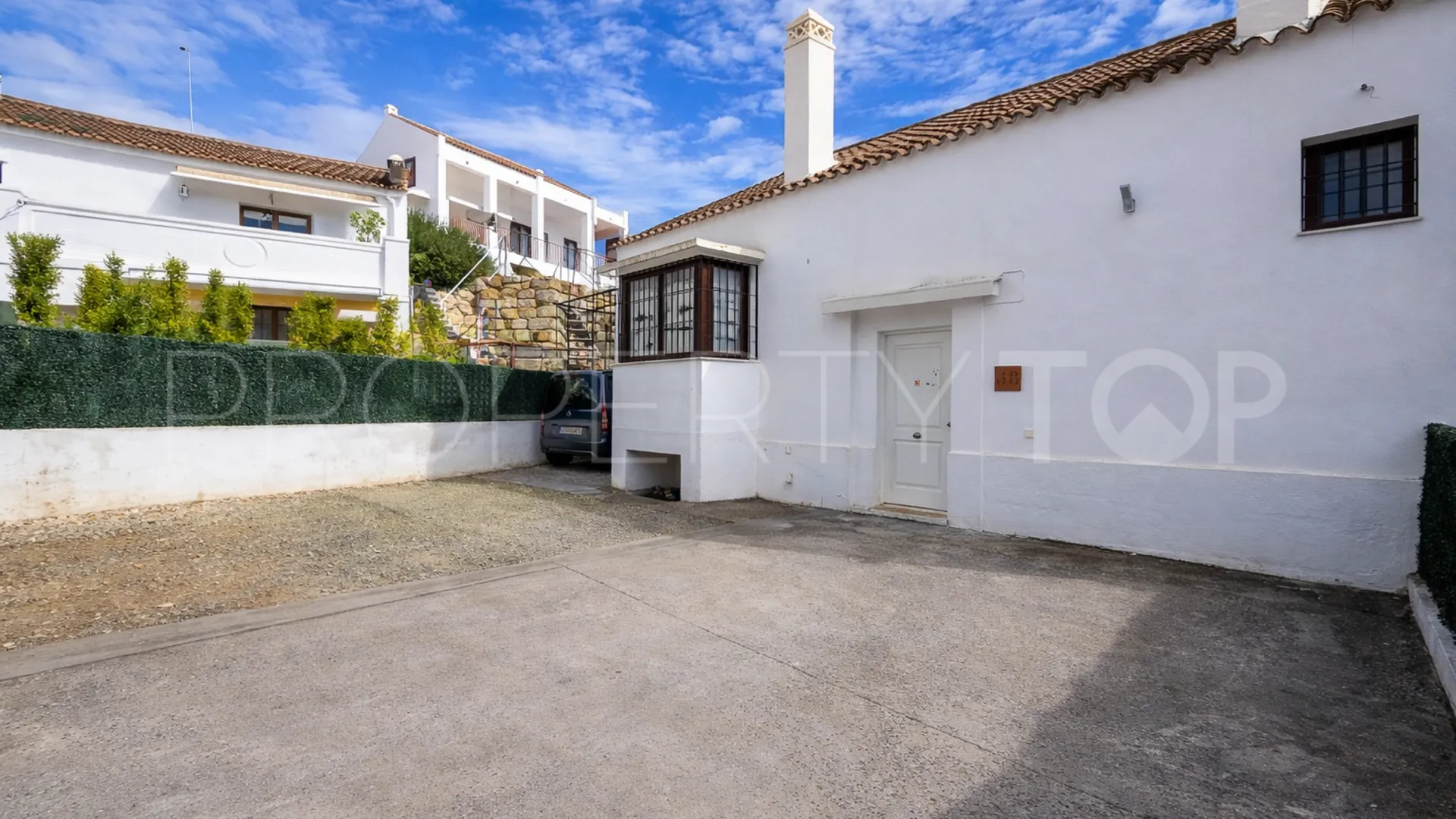 Se vende pareado con 2 dormitorios en Casares Playa