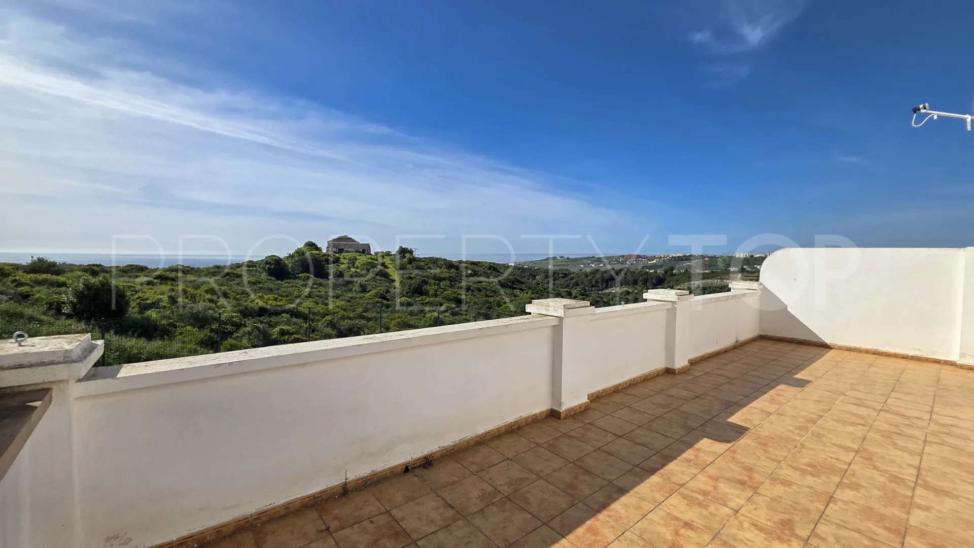 Se vende pareado con 2 dormitorios en Casares Playa