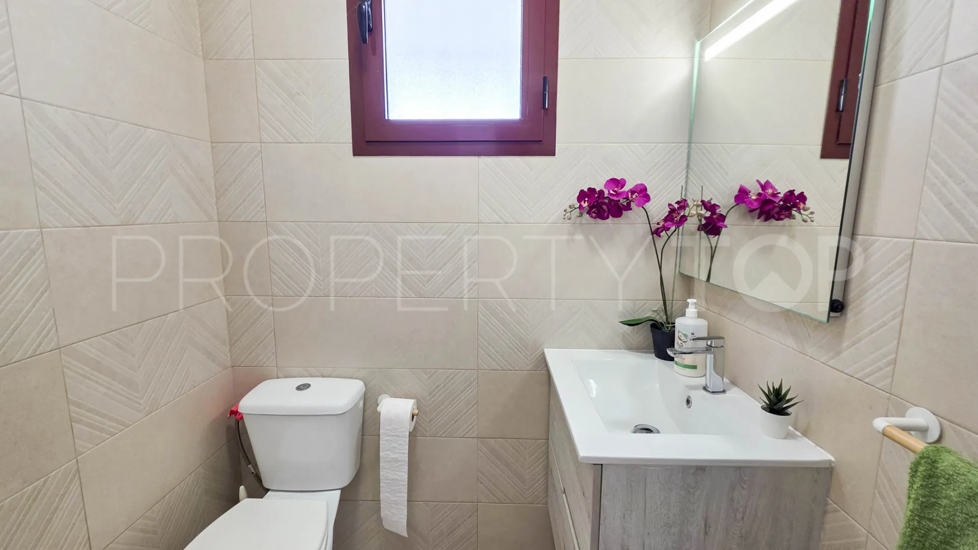 Se vende pareado con 2 dormitorios en Casares Playa