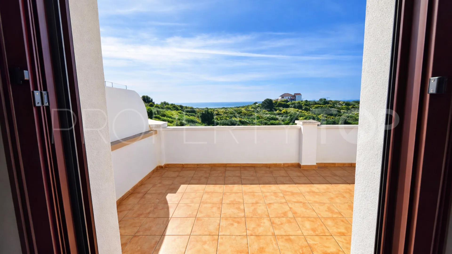 Se vende pareado con 2 dormitorios en Casares Playa