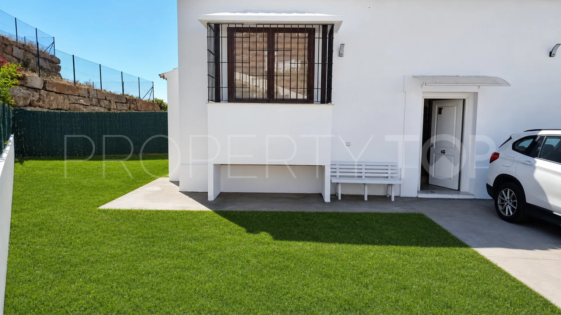 Se vende pareado con 2 dormitorios en Casares Playa