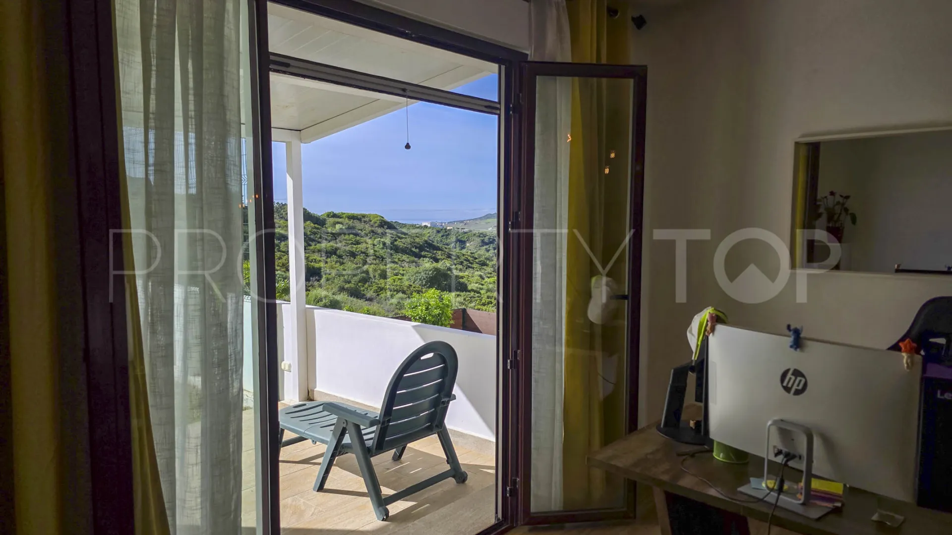 Se vende pareado con 2 dormitorios en Casares Playa