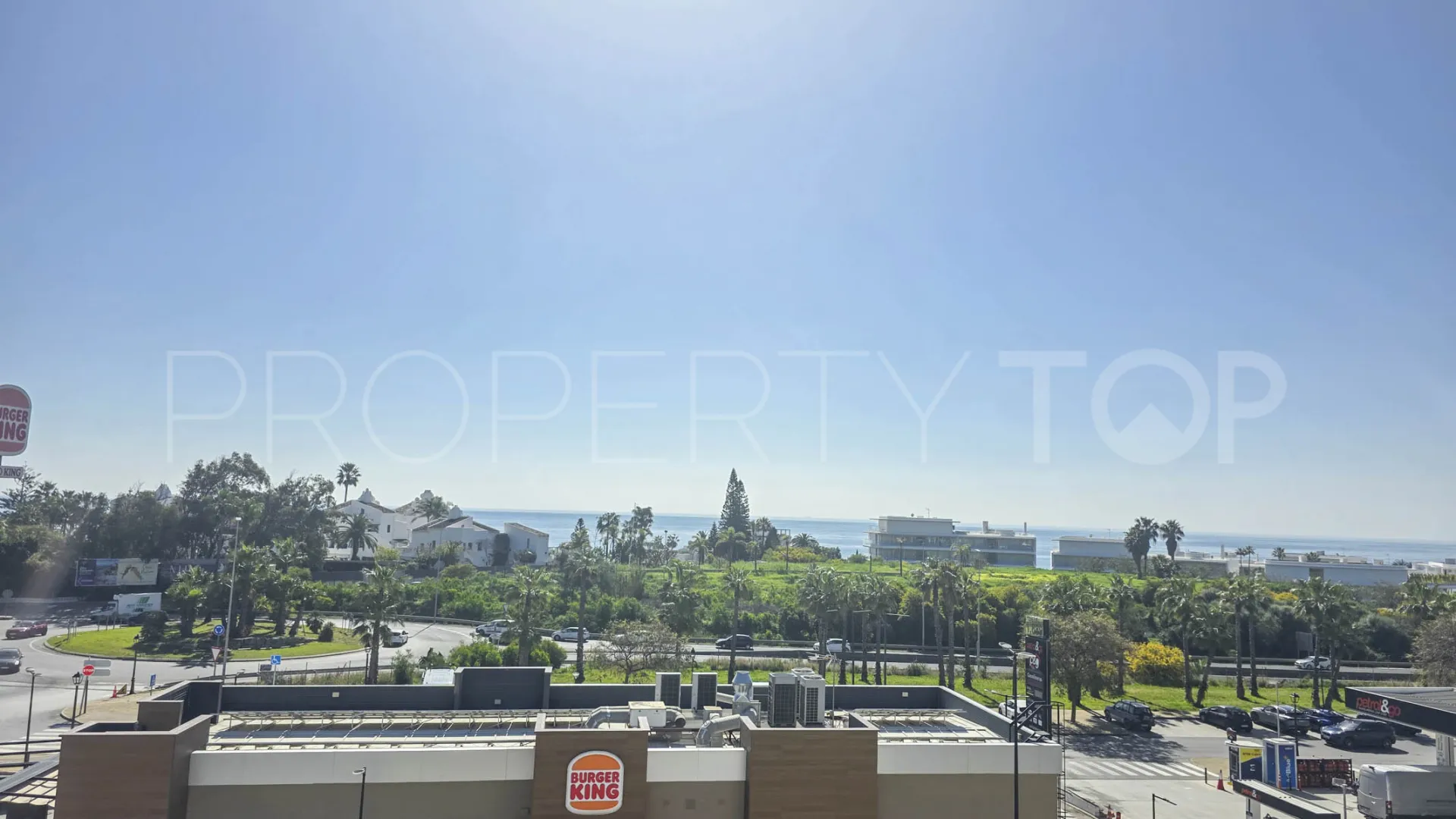 Apartamento en venta de 3 dormitorios en Estepona