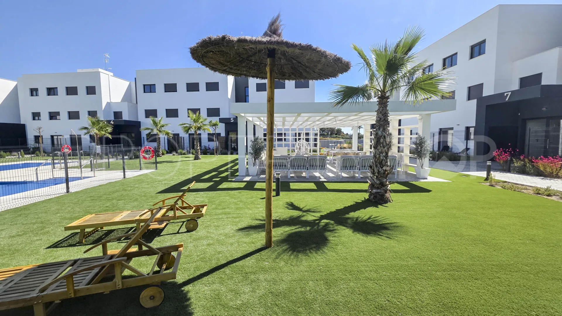 Apartamento en venta de 3 dormitorios en Estepona