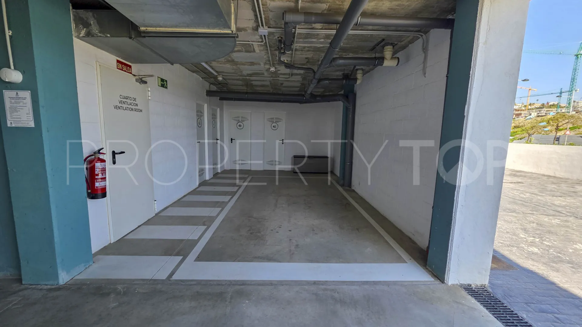 Apartamento en venta de 3 dormitorios en Estepona