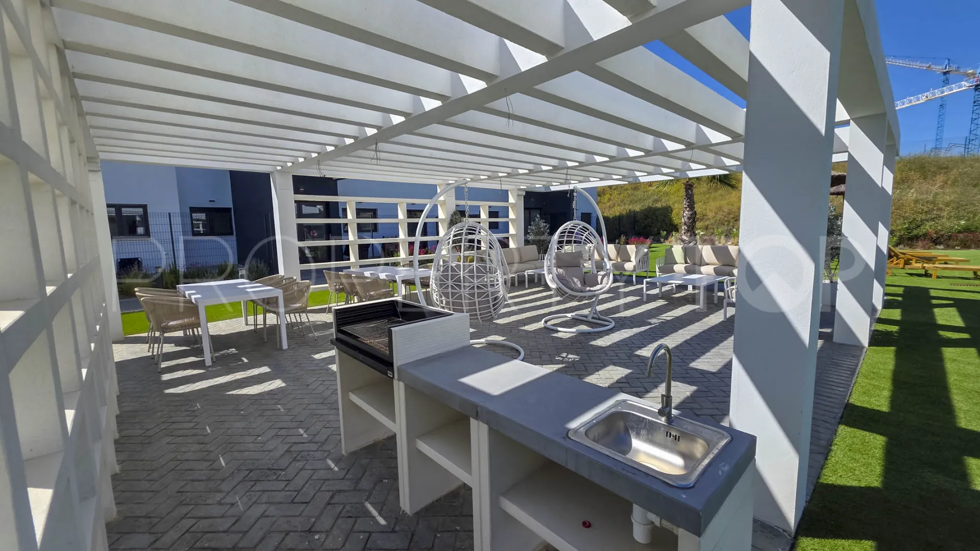 Apartamento en venta de 3 dormitorios en Estepona