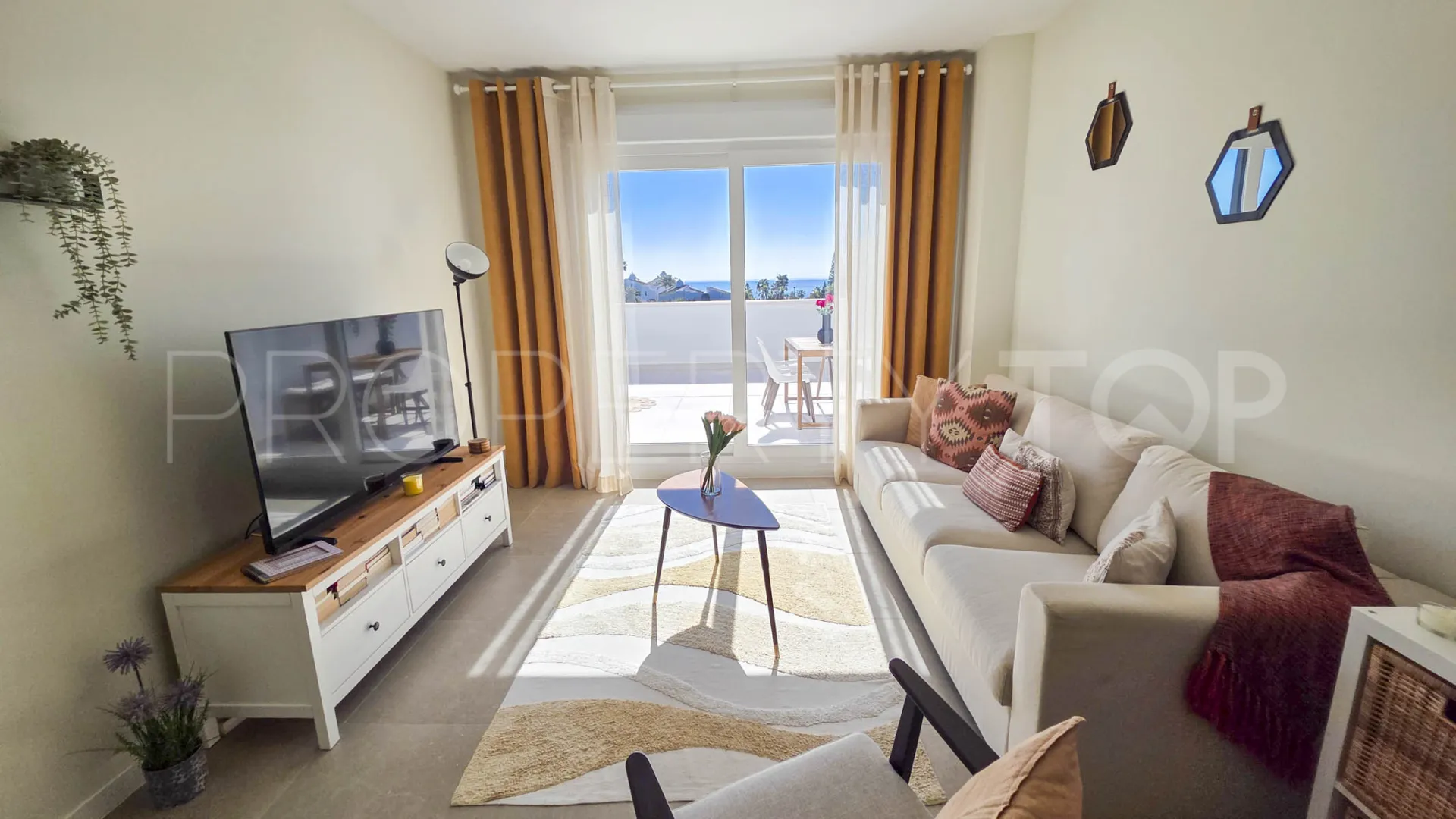 Apartamento en venta de 3 dormitorios en Estepona