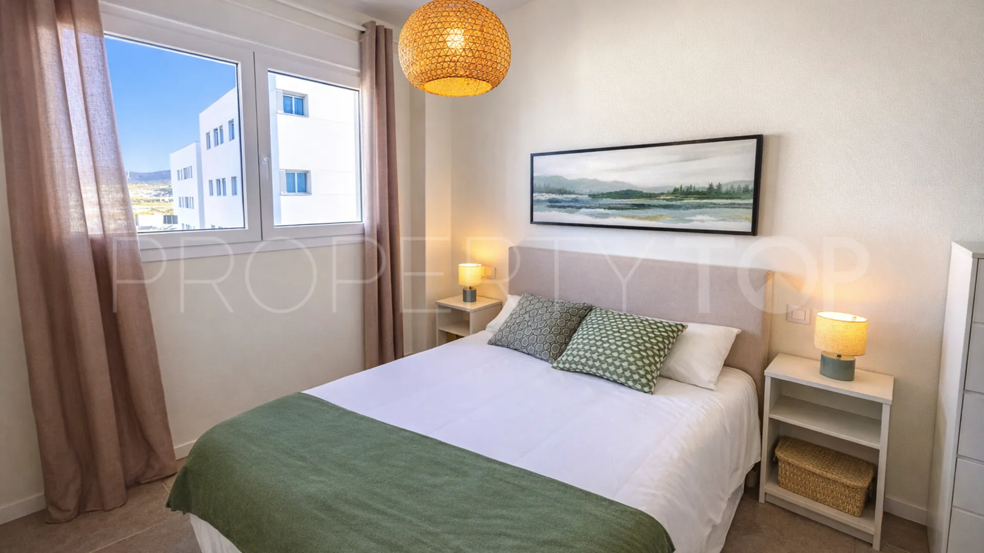 Apartamento en venta de 3 dormitorios en Estepona
