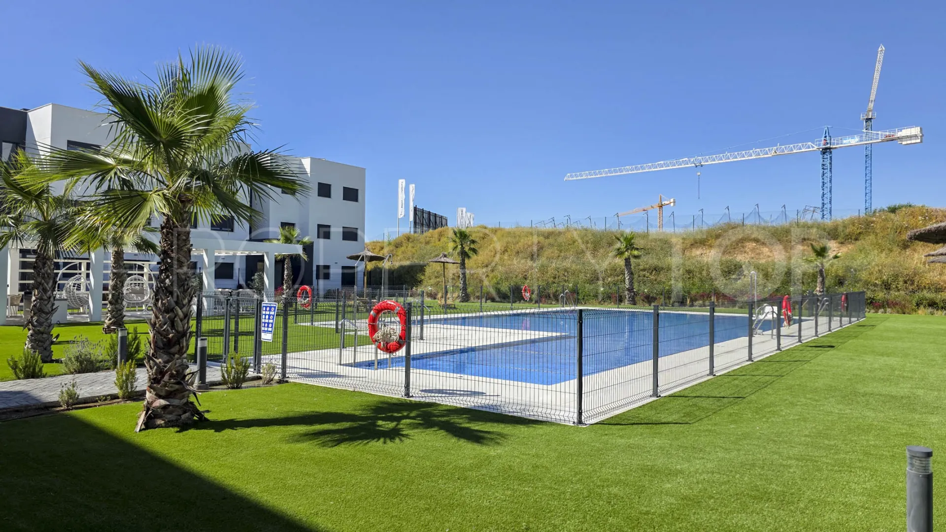 Apartamento en venta de 3 dormitorios en Estepona