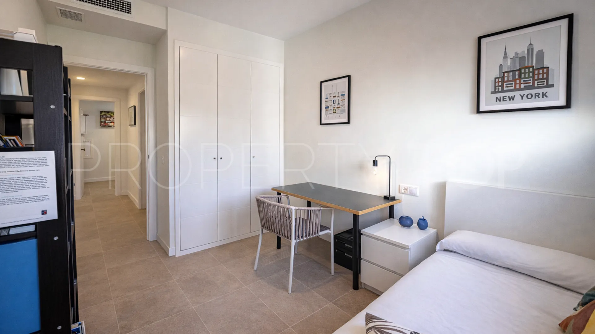 Apartamento en venta de 3 dormitorios en Estepona