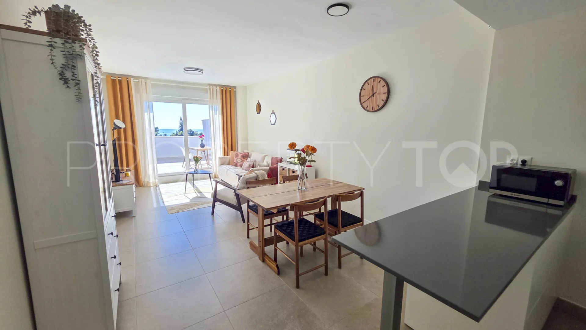 Apartamento en venta de 3 dormitorios en Estepona