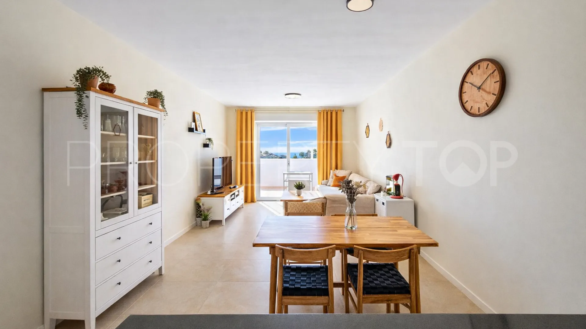 Apartamento en venta de 3 dormitorios en Estepona