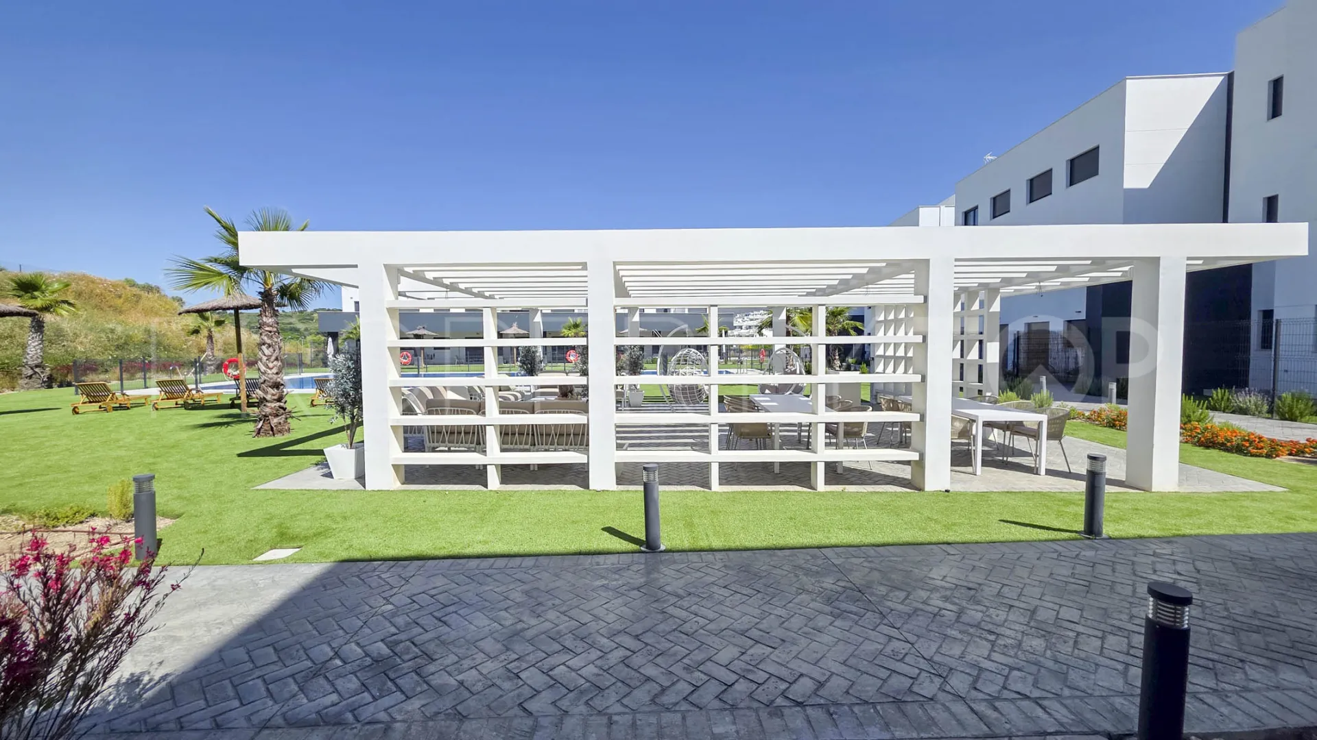 Apartamento en venta de 3 dormitorios en Estepona