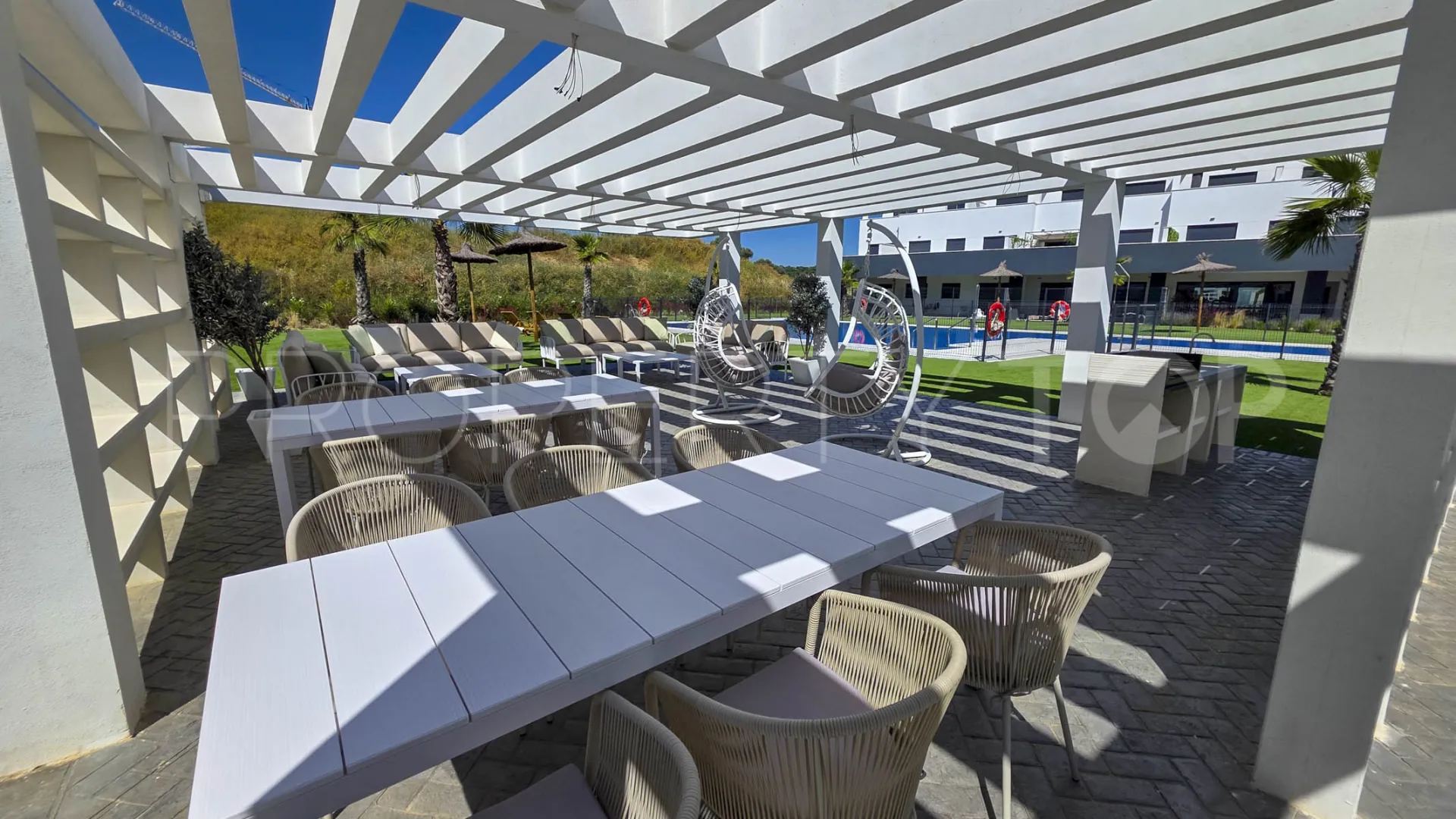 Apartamento en venta de 3 dormitorios en Estepona
