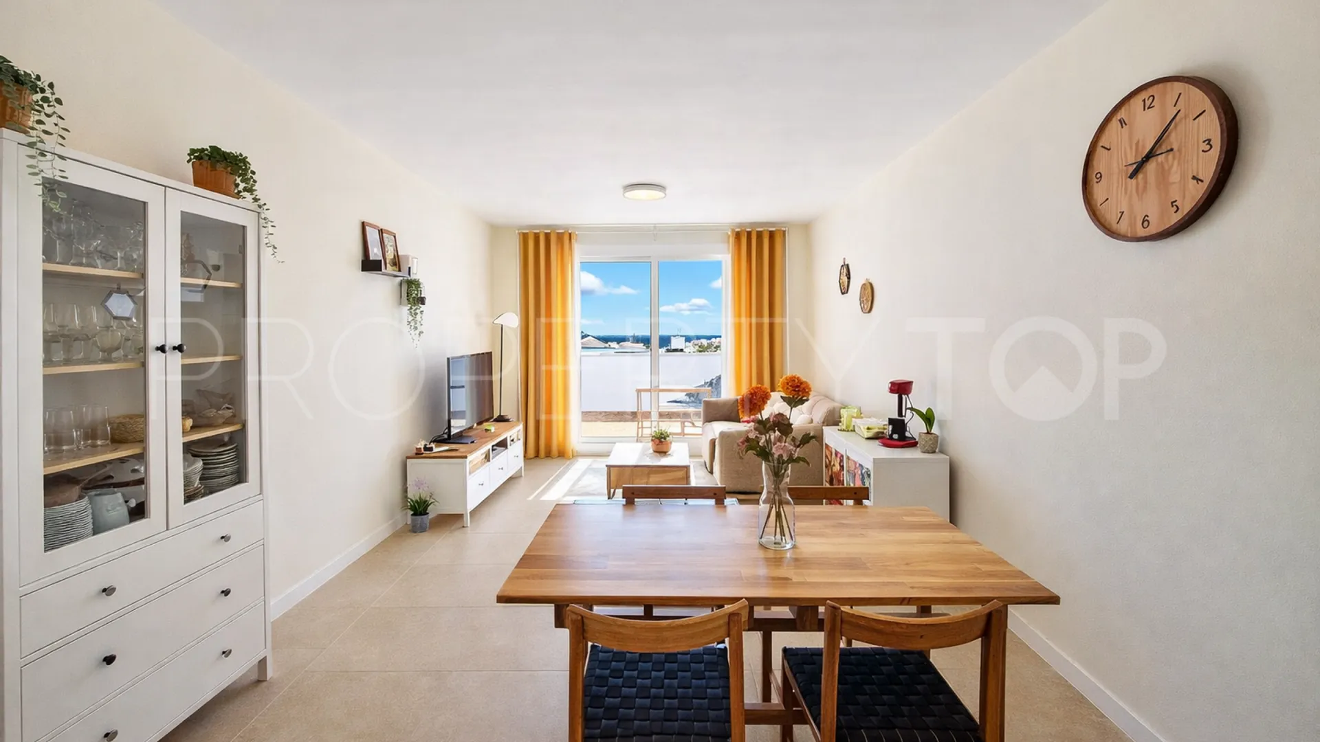 Apartamento en venta de 3 dormitorios en Estepona