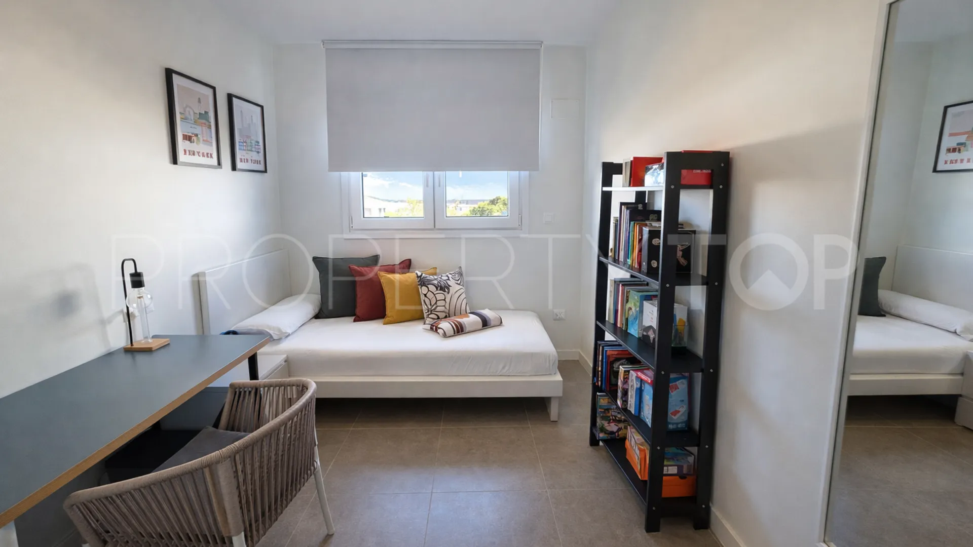 Apartamento en venta de 3 dormitorios en Estepona