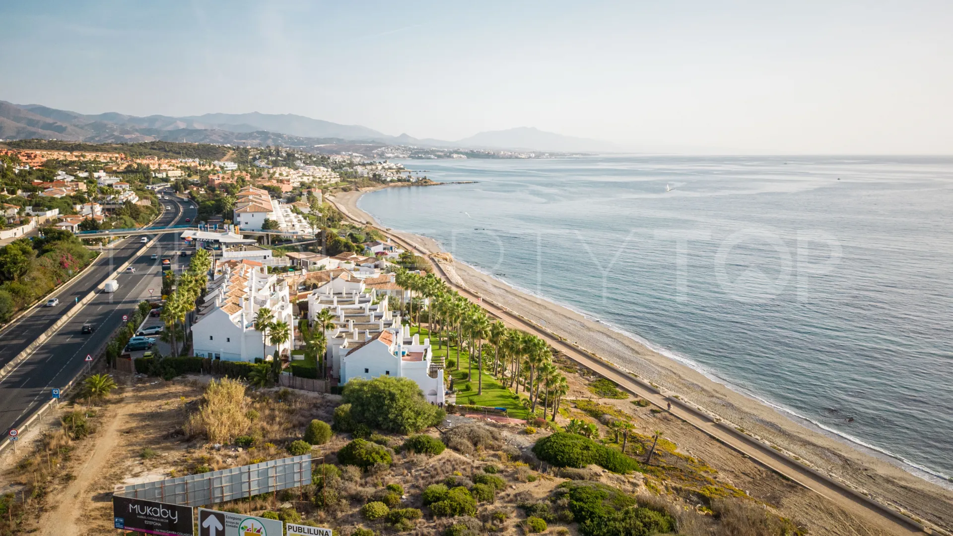 Se vende apartamento planta baja en Casares Playa de 2 dormitorios